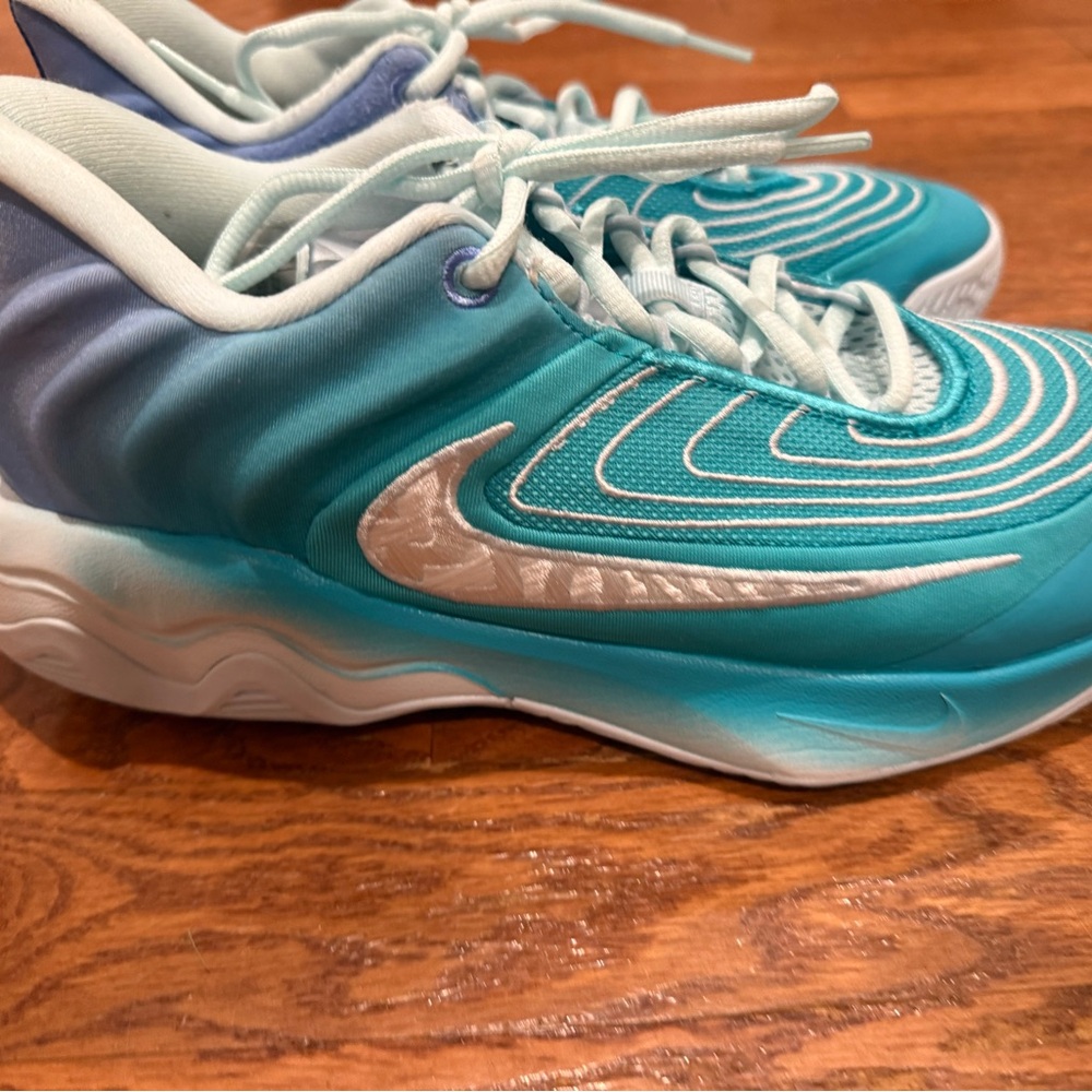 Nike Giannis US Size 7